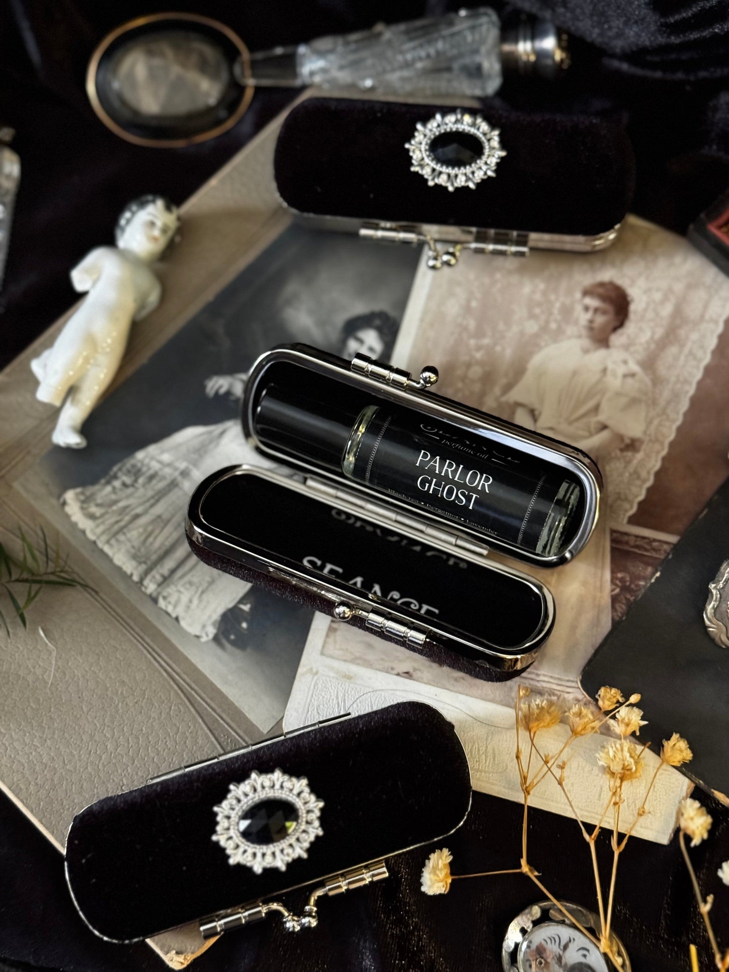 The Mourning Compact Perfume Oil Carry Case | Black Velvet