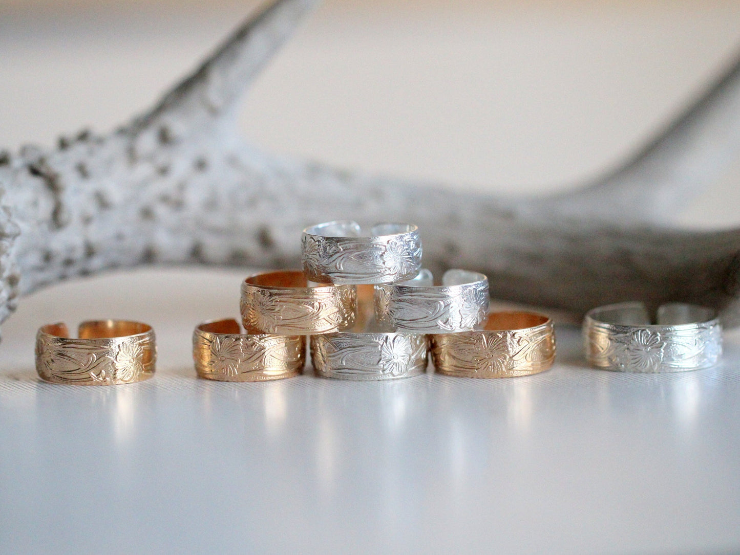 Poppy Cigar Band | Etched Floral Statement Ring