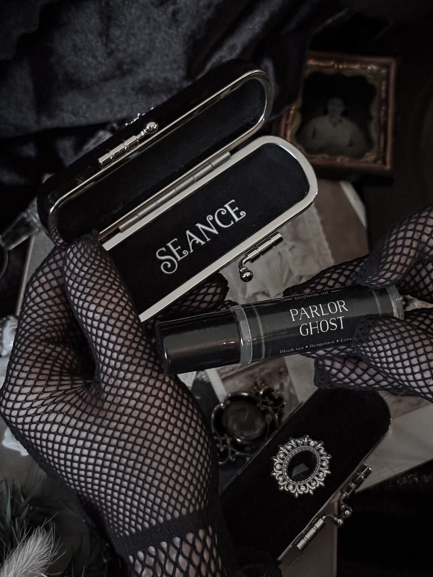 The Mourning Compact Perfume Oil Carry Case | Black Velvet
