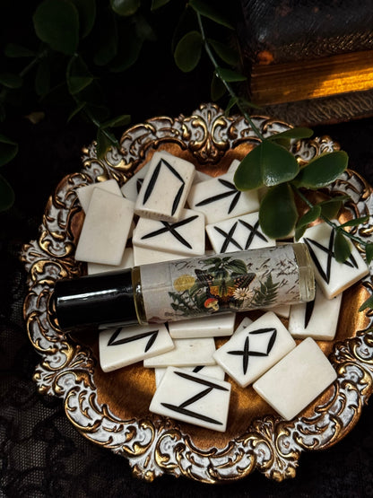 The Hedge Witch Perfume Oil Roller | Sweet Tobacco & Herbs