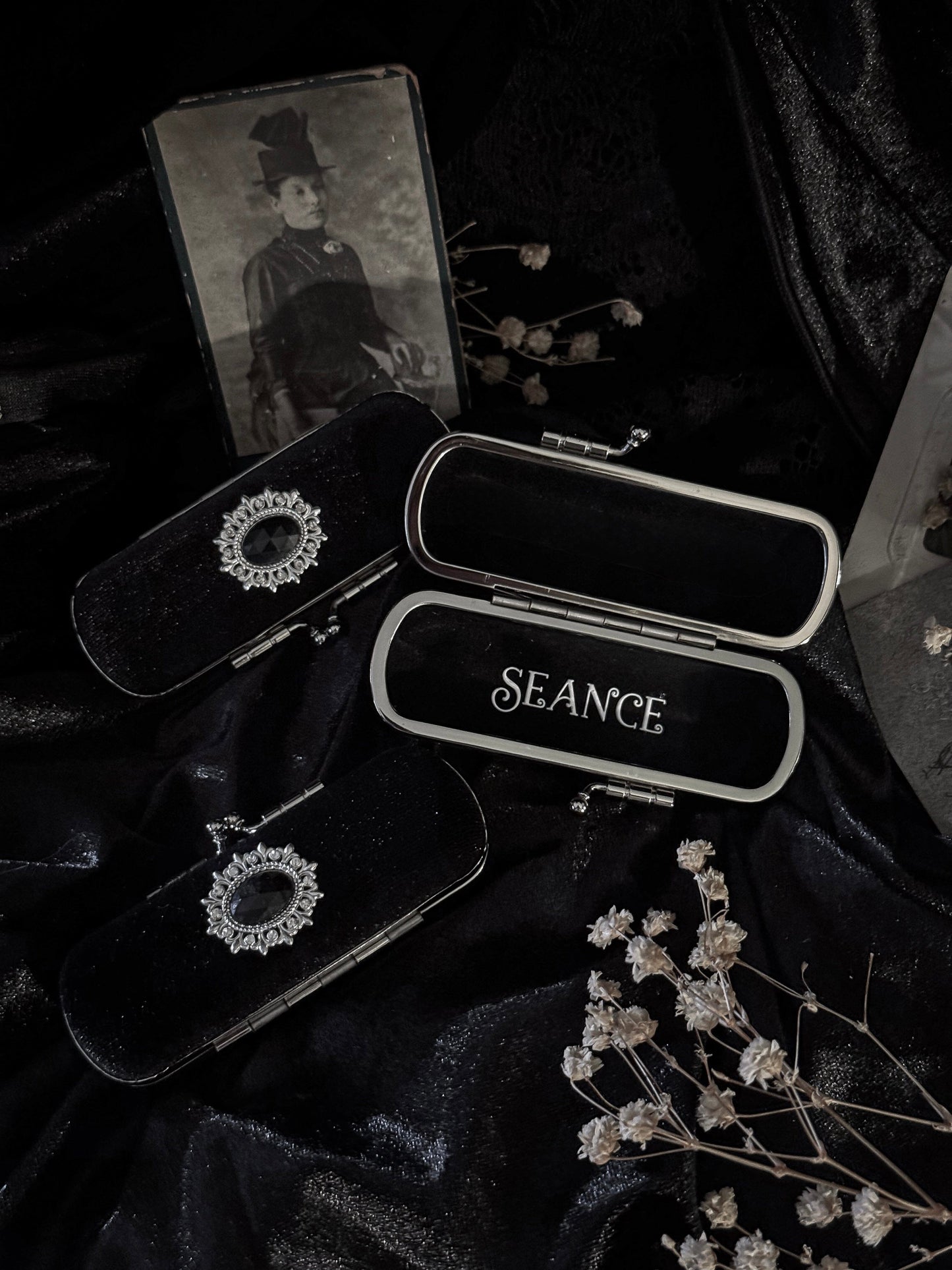 The Mourning Compact Perfume Oil Carry Case | Black Velvet