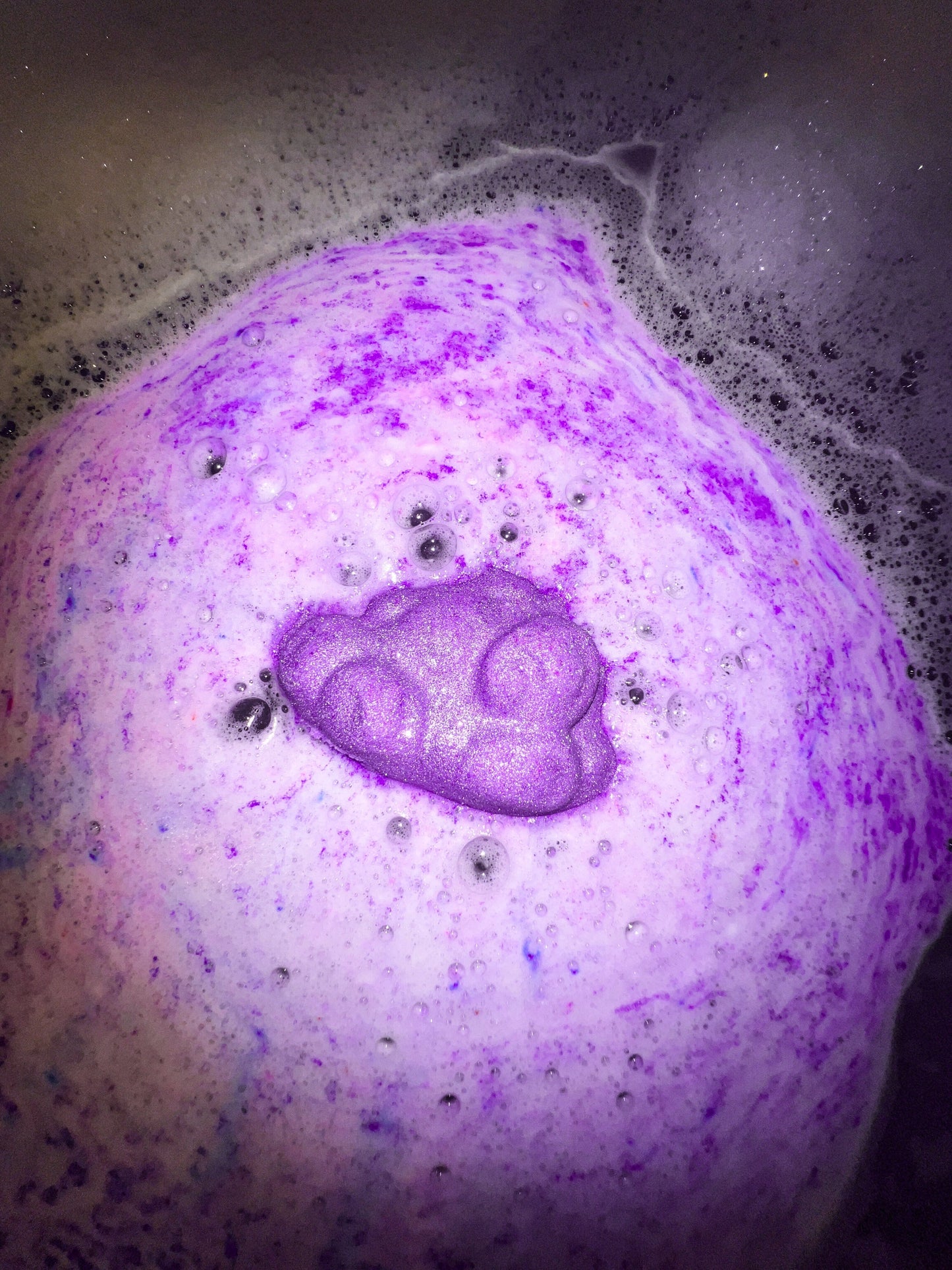 Cloud Nine Amethyst Bath Bomb – Lavender Amber Relaxation Soak