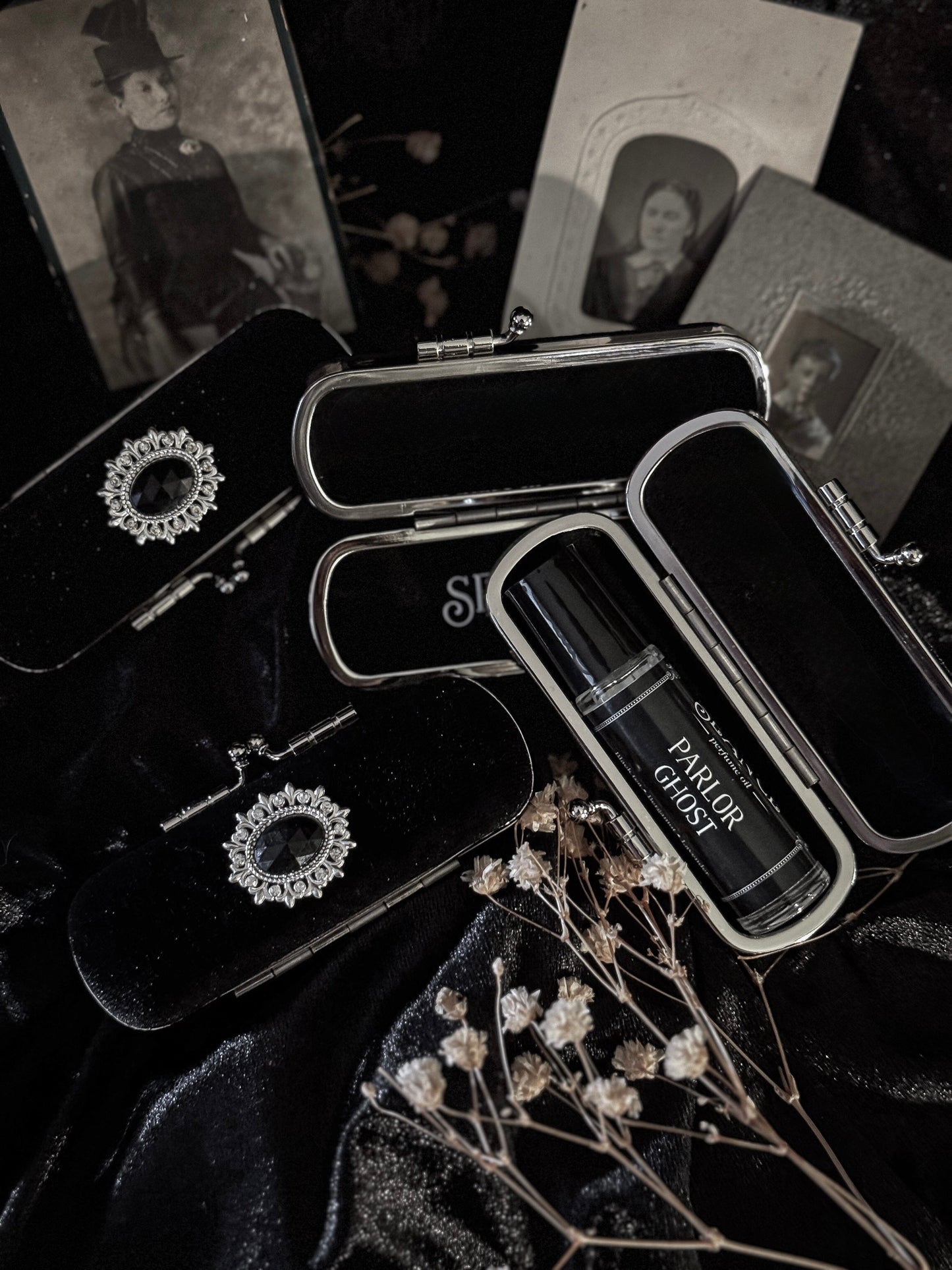 The Mourning Compact Perfume Oil Carry Case | Black Velvet