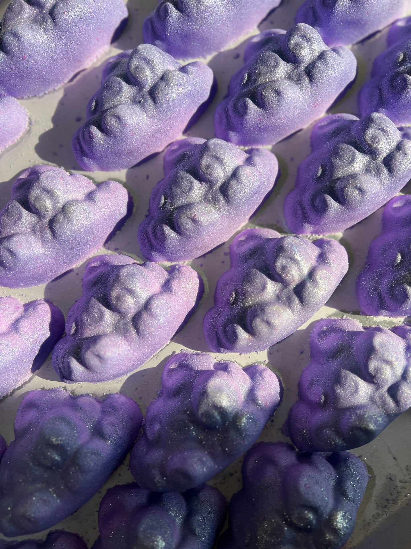 Cloud Nine Amethyst Bath Bomb – Lavender Amber Relaxation Soak