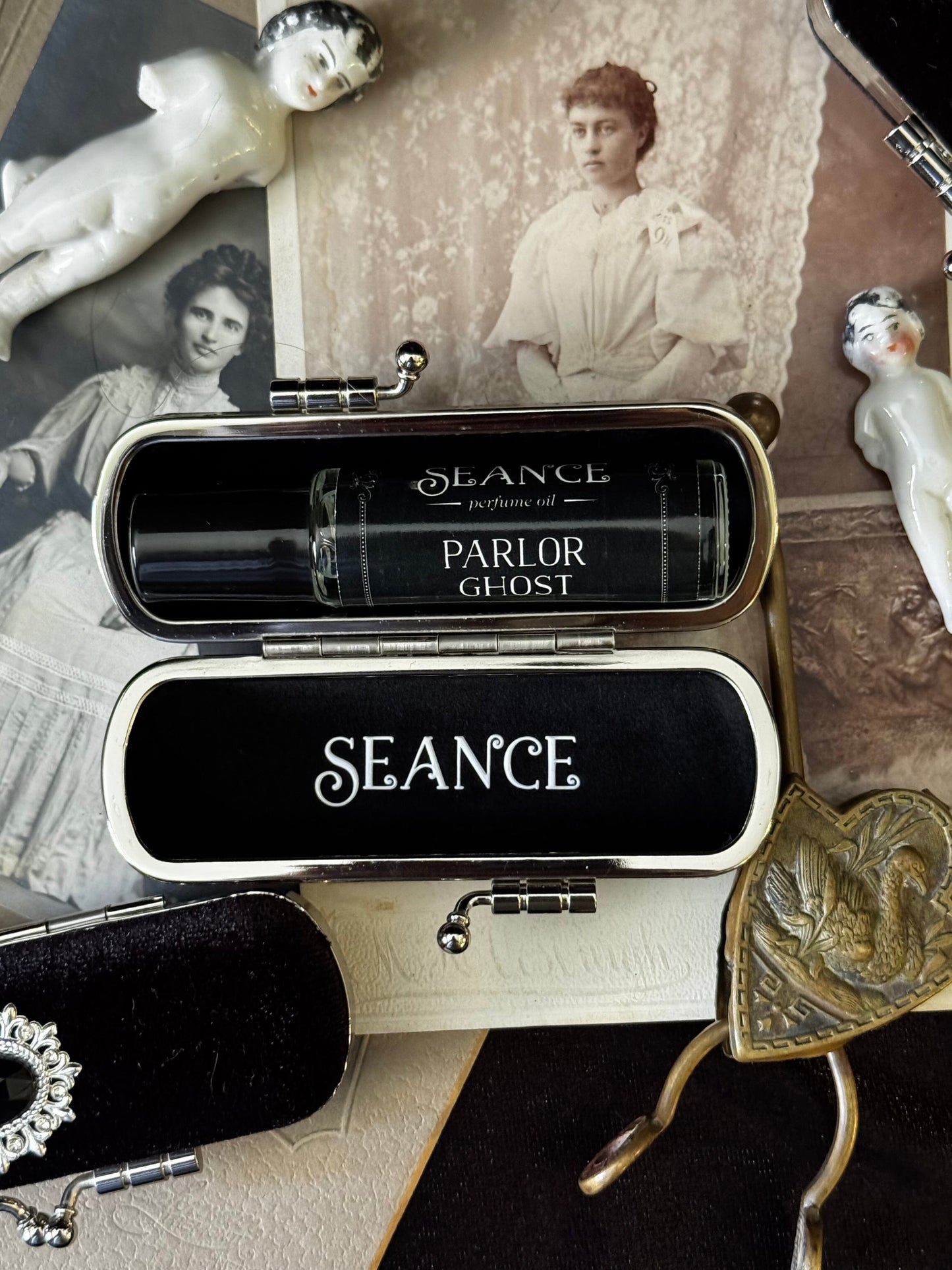 The Mourning Compact Perfume Oil Carry Case | Black Velvet