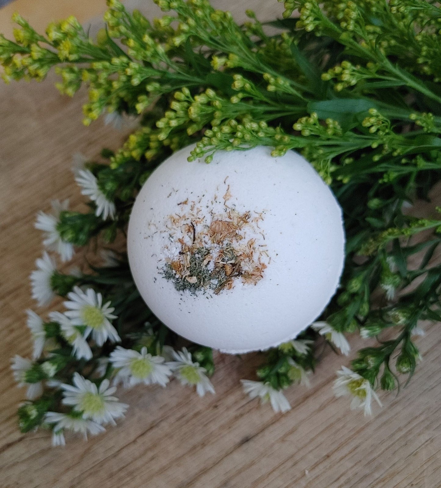 Find Peace Bath Bomb – Roman Chamomile & Clary Sage