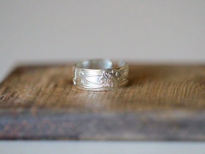 Poppy Cigar Band | Etched Floral Statement Ring