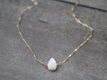 Aya Choker | Mother of Pearl Teardrop Necklace
