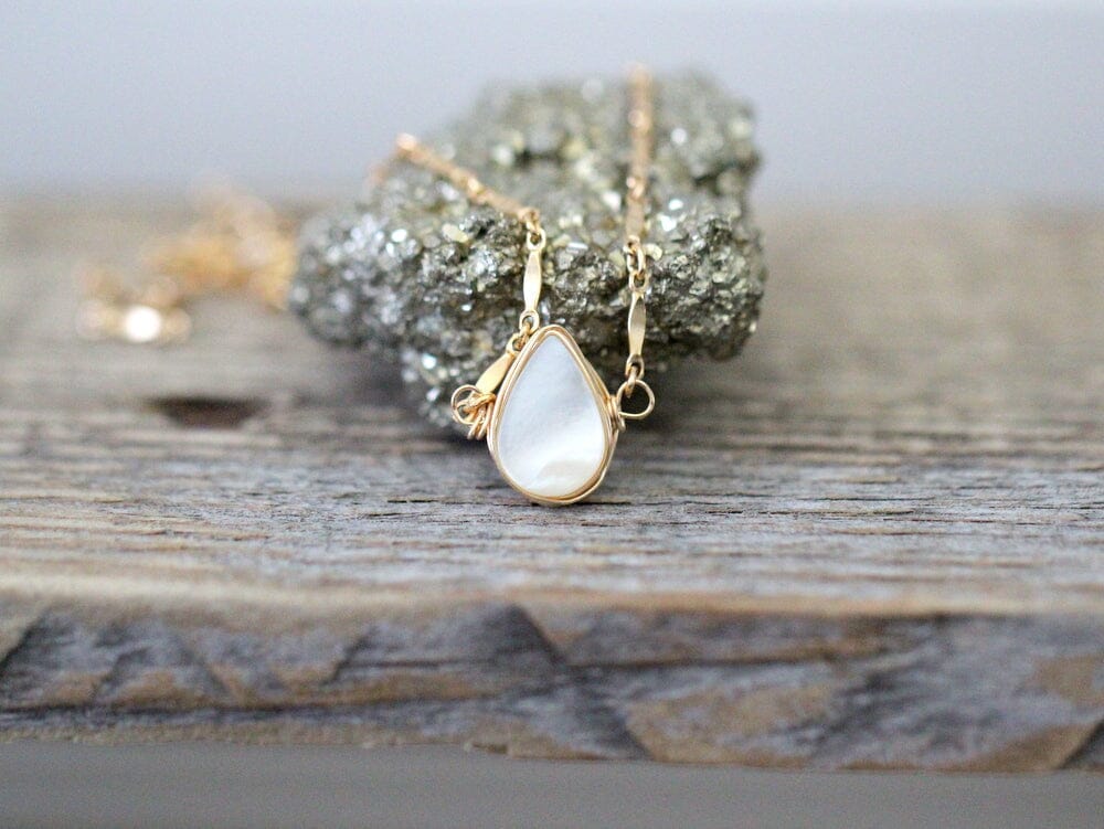 Aya Choker | Mother of Pearl Teardrop Necklace