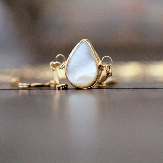 Aya Choker | Mother of Pearl Teardrop Necklace