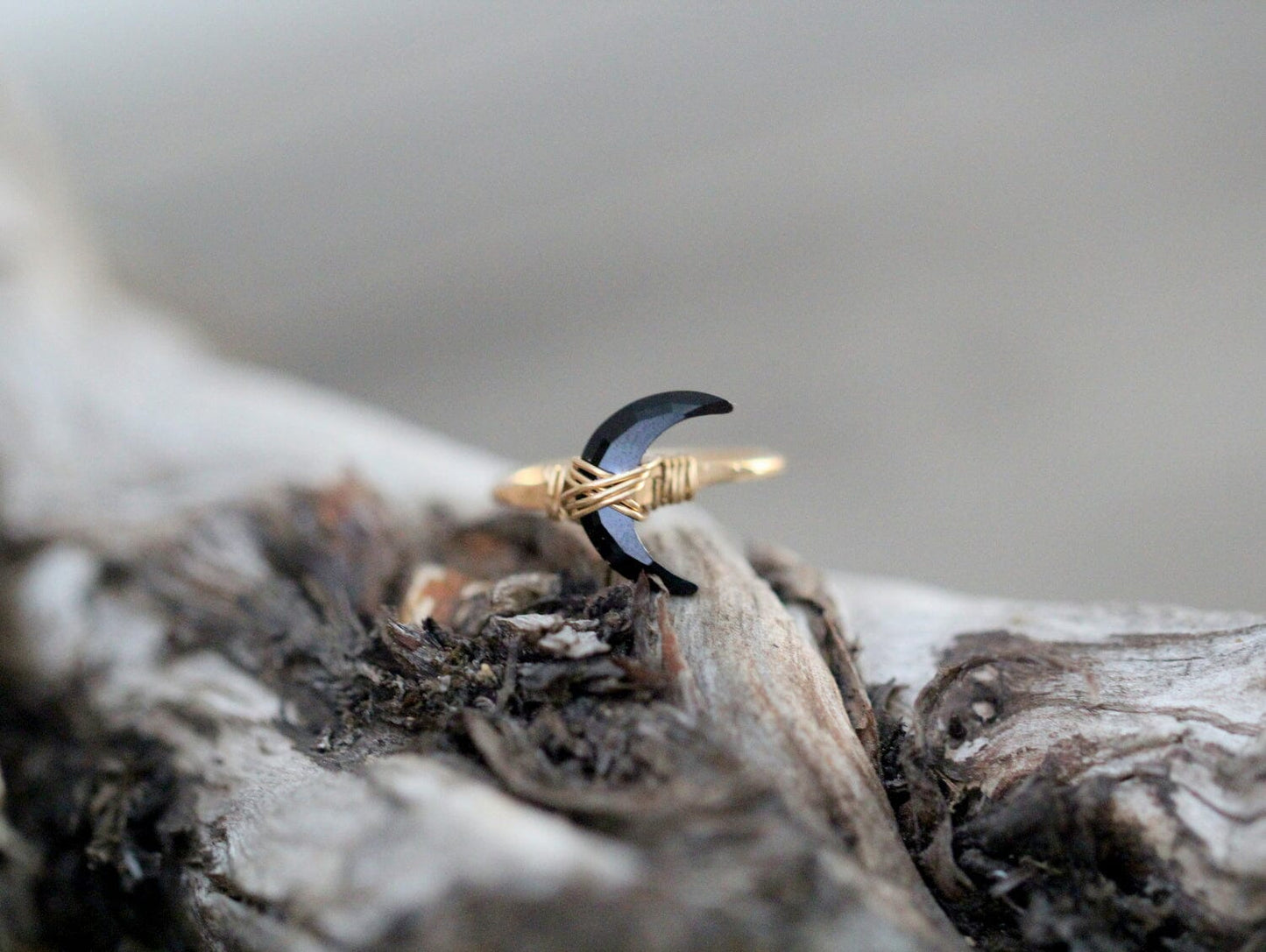 Moonbeam Ring - Black Agate | Crescent Moon Gemstone Ring