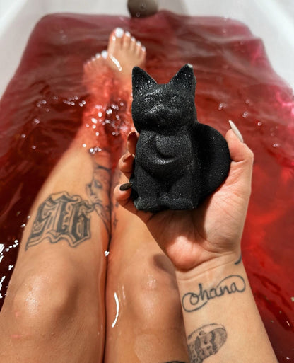 Lunar Kitty Bath Bomb – Rainbow Obsidian Moon Ritual Soak