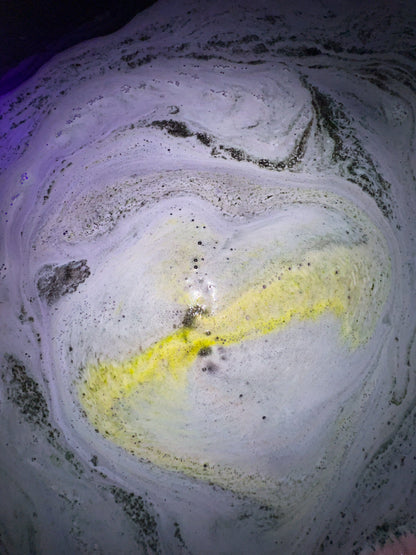 Lunar Kitty Bath Bomb – Rainbow Obsidian Moon Ritual Soak