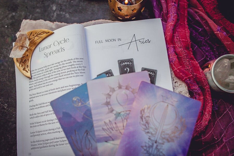 Cosmic Guidance – Book of Astrological Tarot Spreads