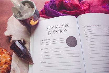 Lunar Intentions – A Book on Manifesting with the Moon