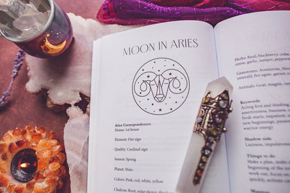 Lunar Intentions – A Book on Manifesting with the Moon