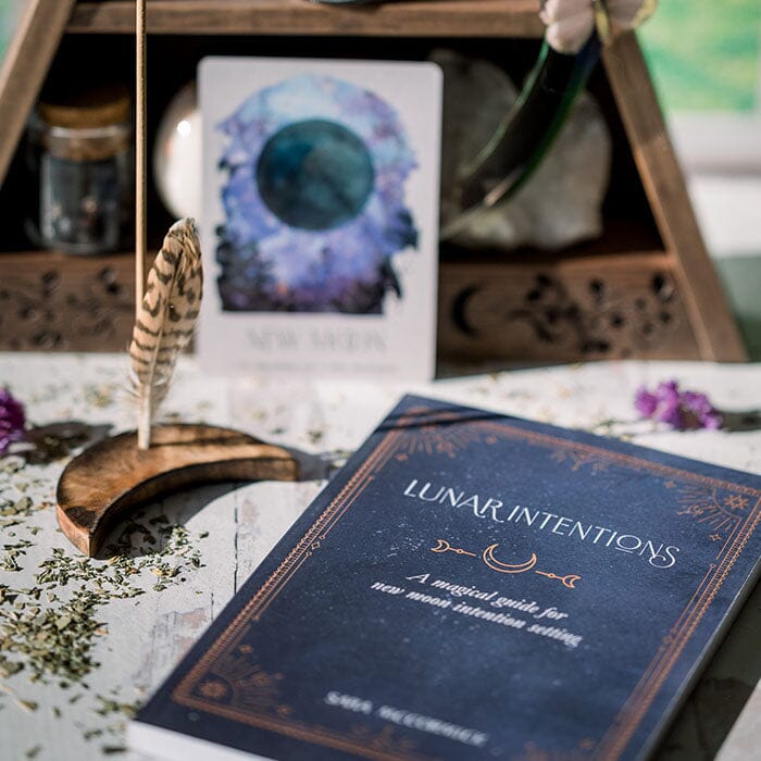 Lunar Intentions – A Book on Manifesting with the Moon