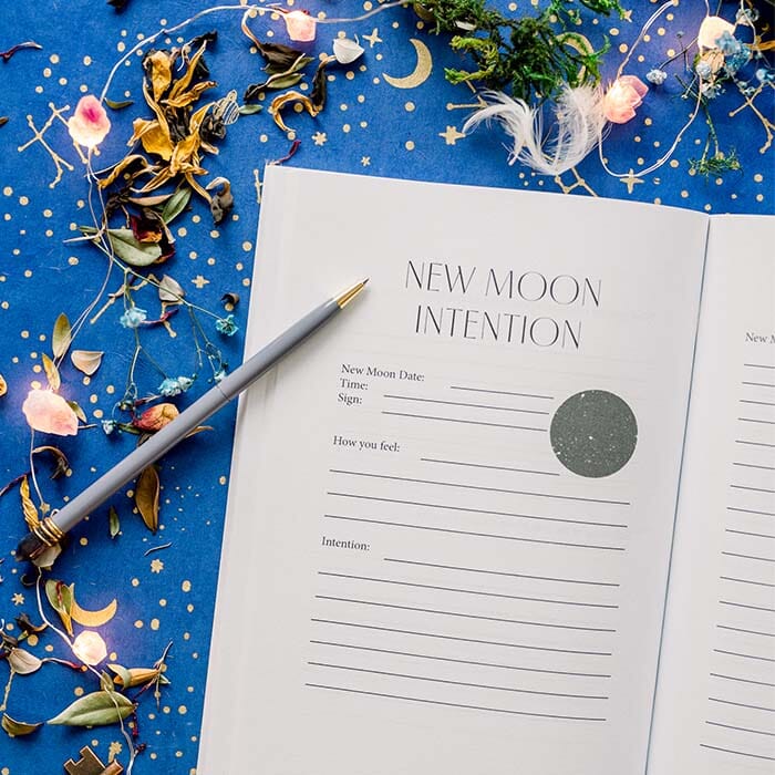 Lunar Intentions – A Book on Manifesting with the Moon