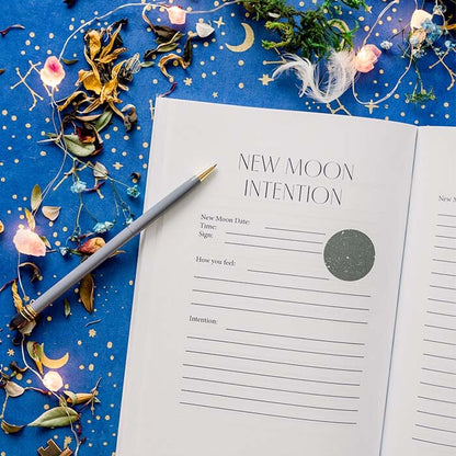 Lunar Intentions – A Book on Manifesting with the Moon