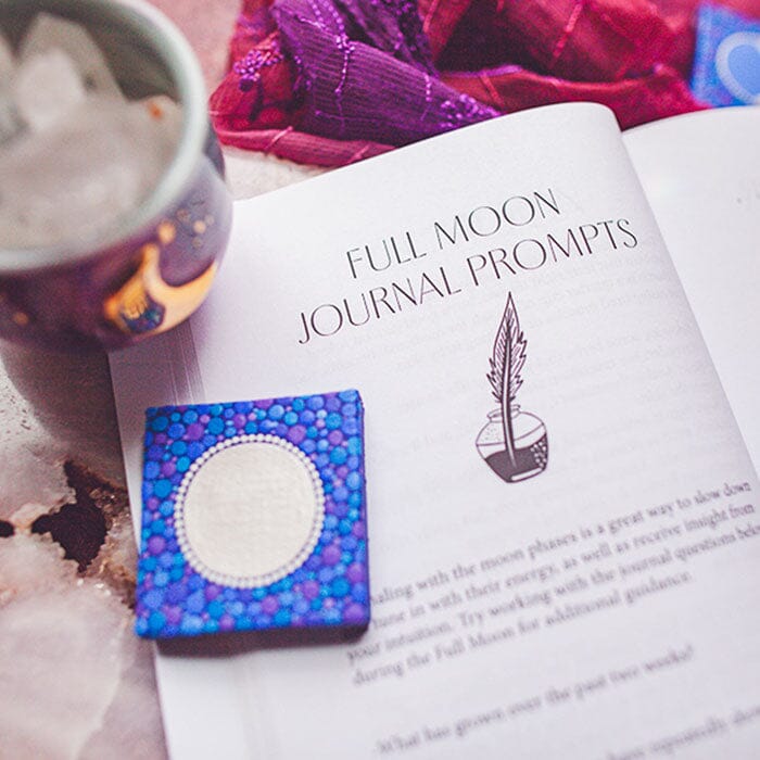 Lunar Intentions – A Book on Manifesting with the Moon