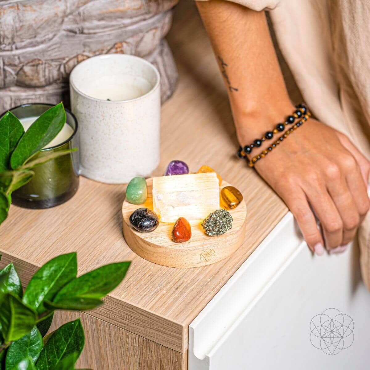 Money-Magnet Lamp – Crystal Light for Abundance & Focus - Spirit Nest