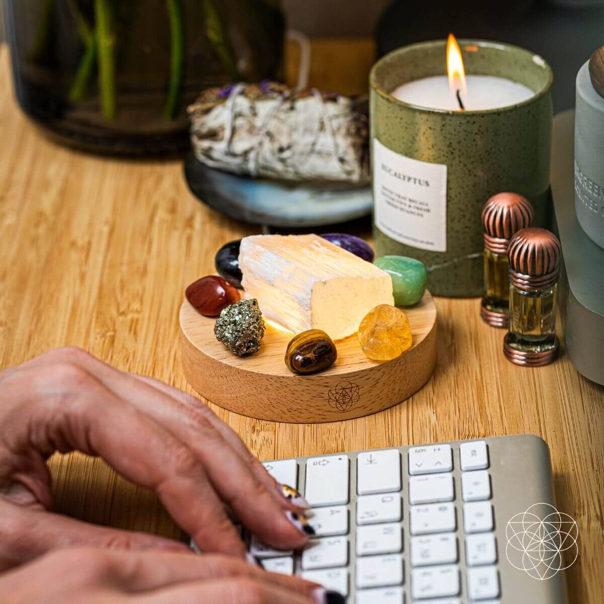 Money-Magnet Lamp – Crystal Light for Abundance & Focus - Spirit Nest