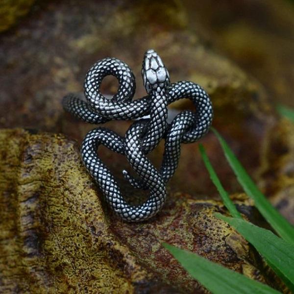 Gothic Snake Ring