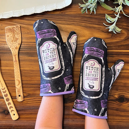 Kitchen Witch Oven Mitt Set