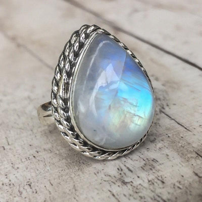 Moonstone healing crystal ring - Spirit Nest