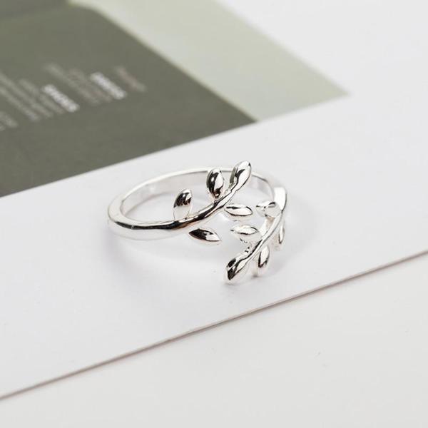 Laurel Leaf Adjustable Wrap Ring